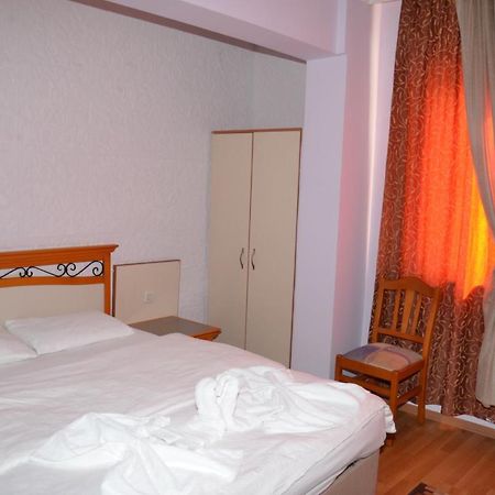 אנטליה Ozturk Hotel מראה חיצוני תמונה