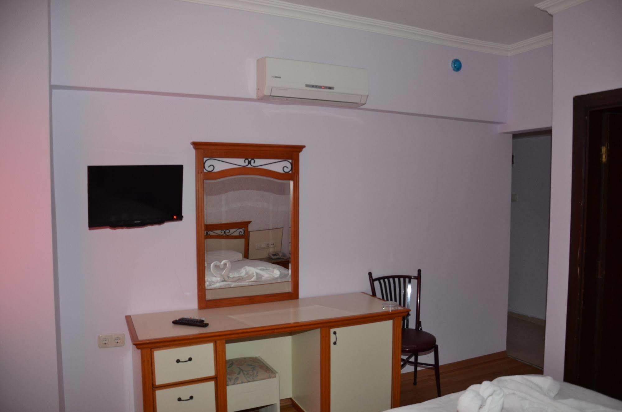 אנטליה Ozturk Hotel מראה חיצוני תמונה