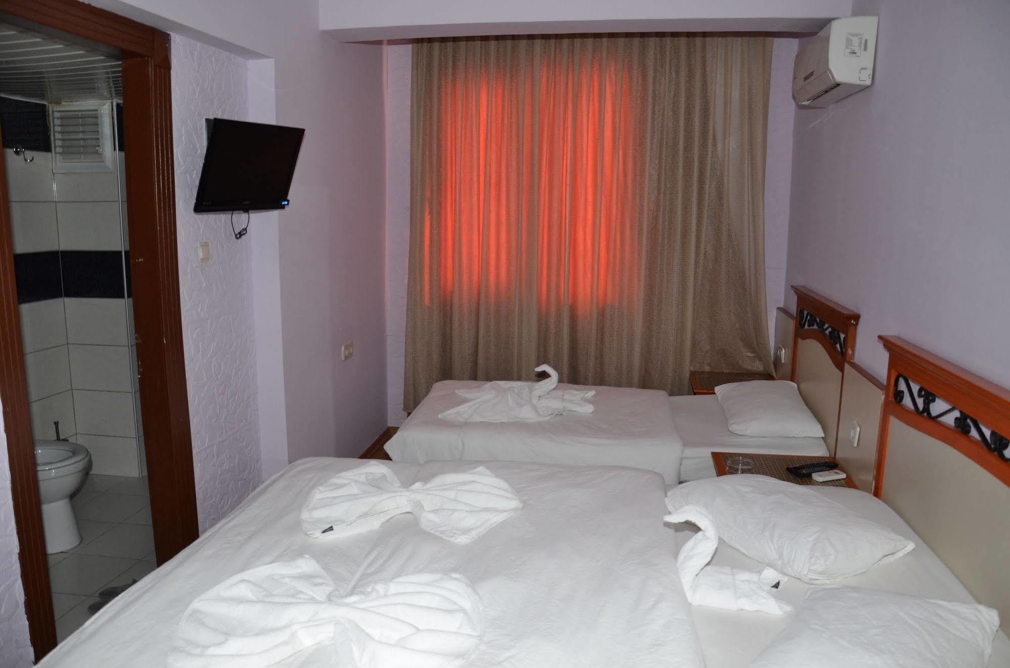 אנטליה Ozturk Hotel מראה חיצוני תמונה