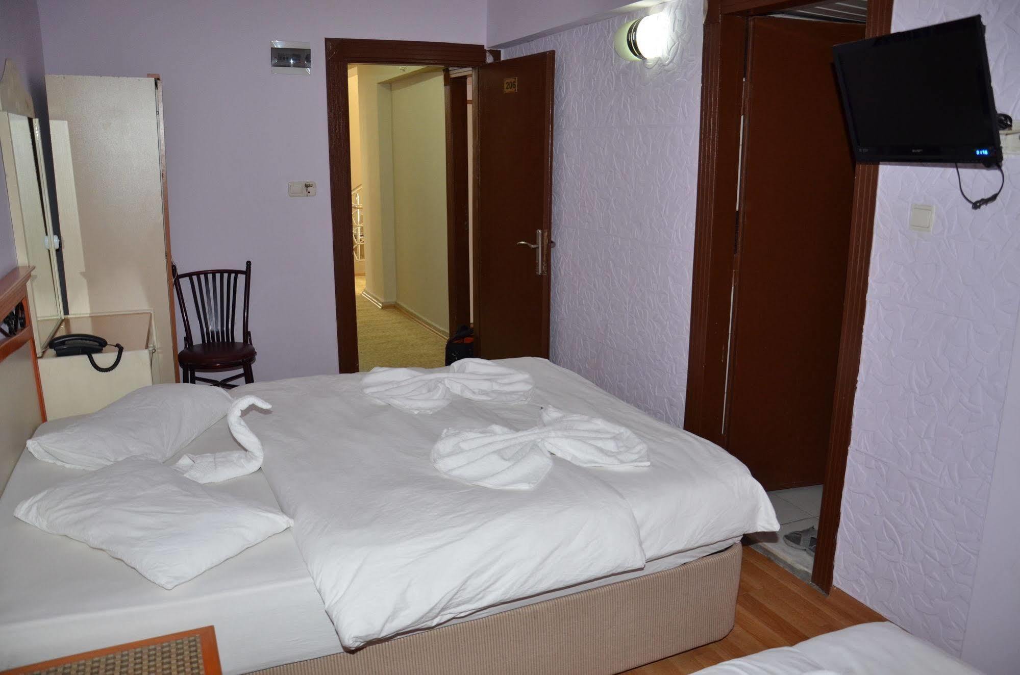 אנטליה Ozturk Hotel מראה חיצוני תמונה