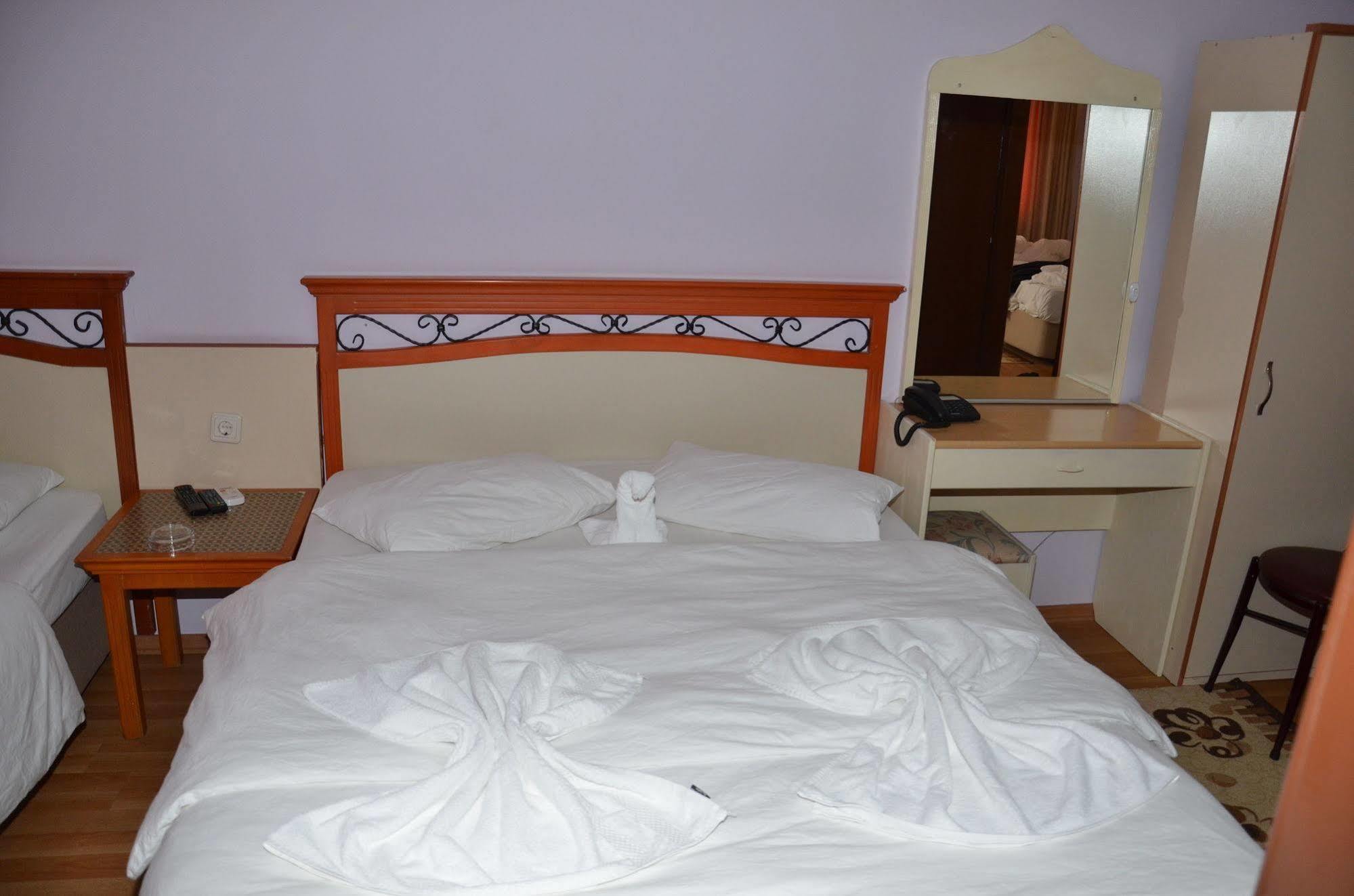 אנטליה Ozturk Hotel מראה חיצוני תמונה