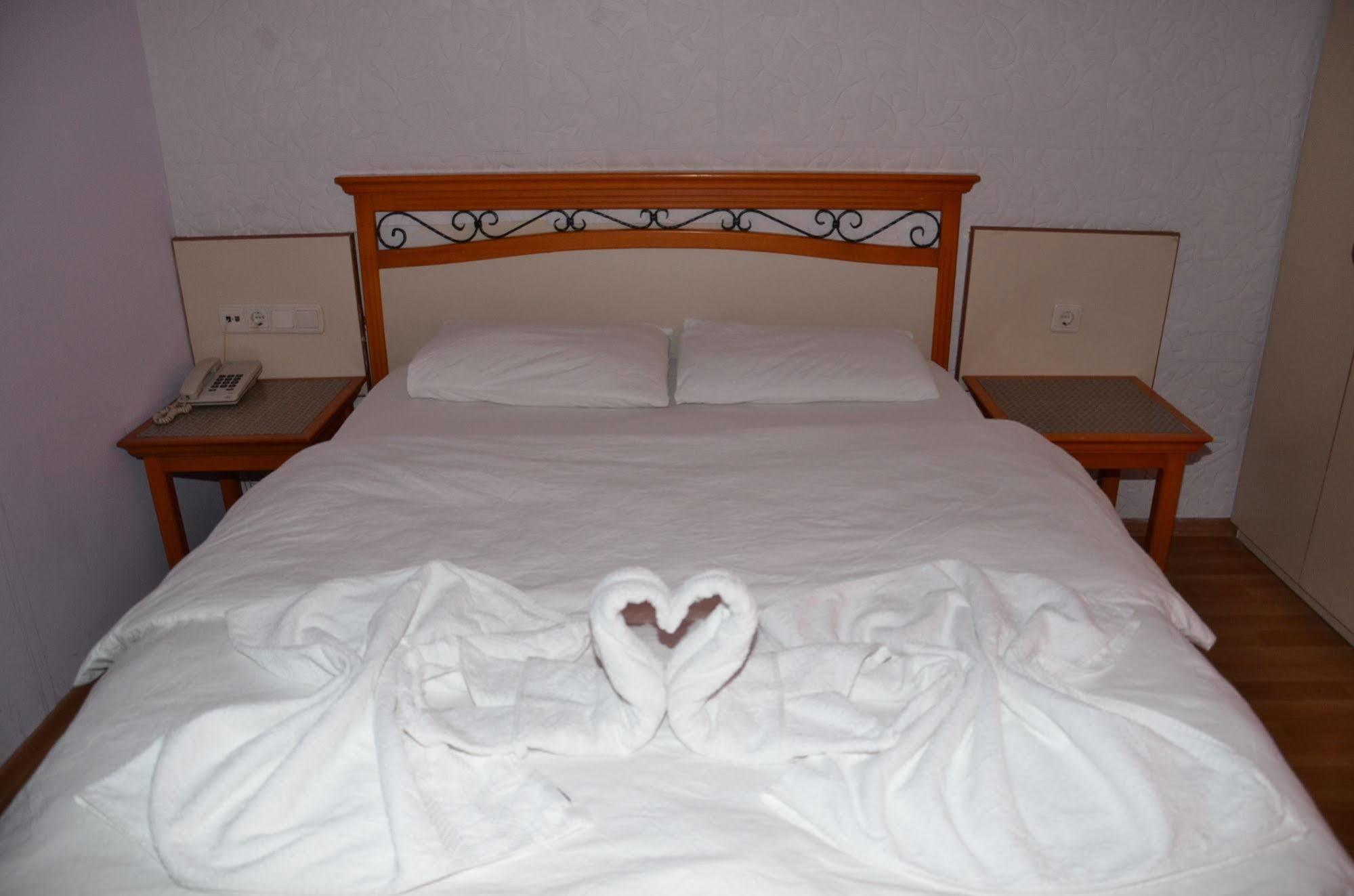 אנטליה Ozturk Hotel מראה חיצוני תמונה