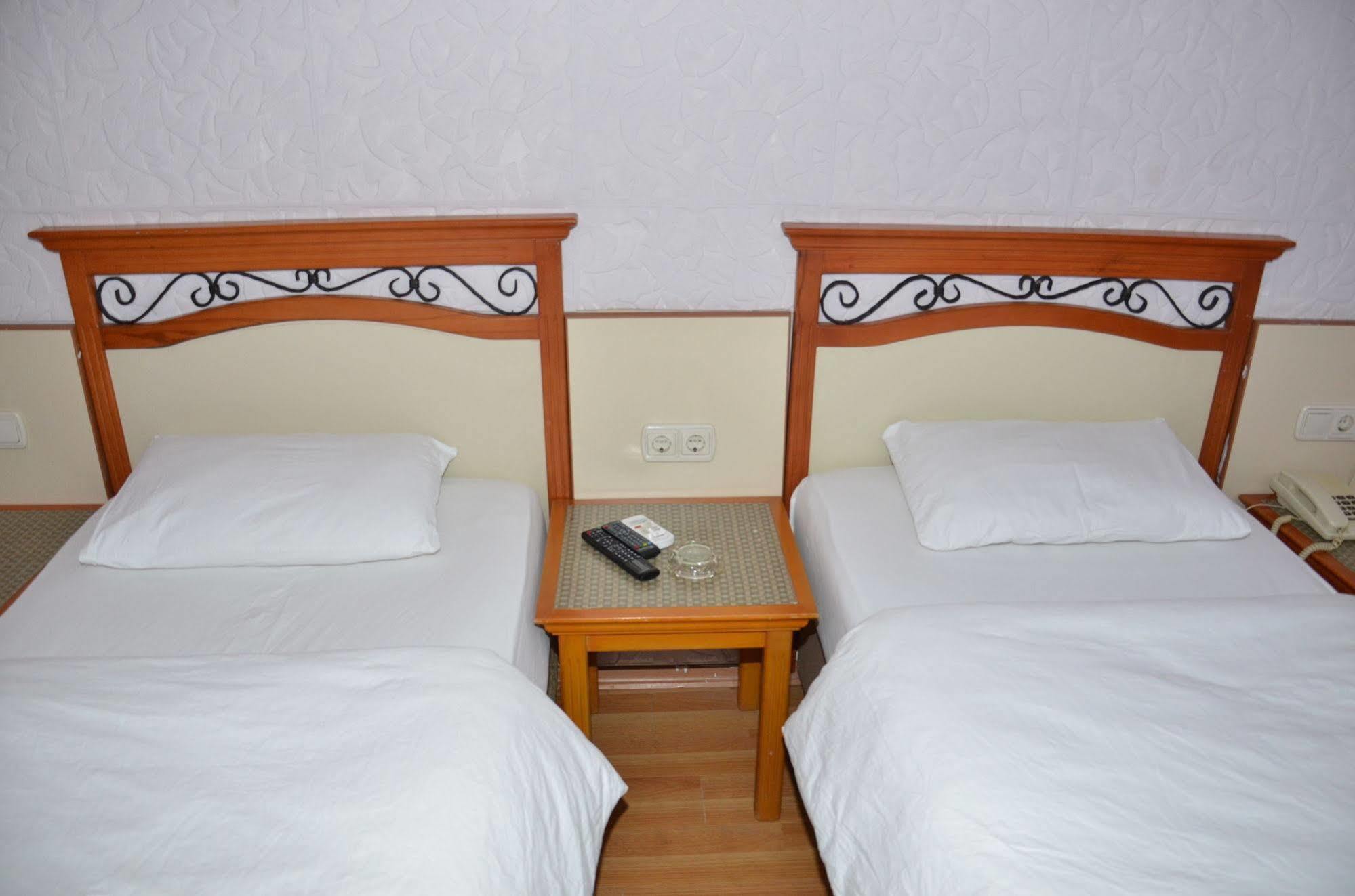 אנטליה Ozturk Hotel מראה חיצוני תמונה