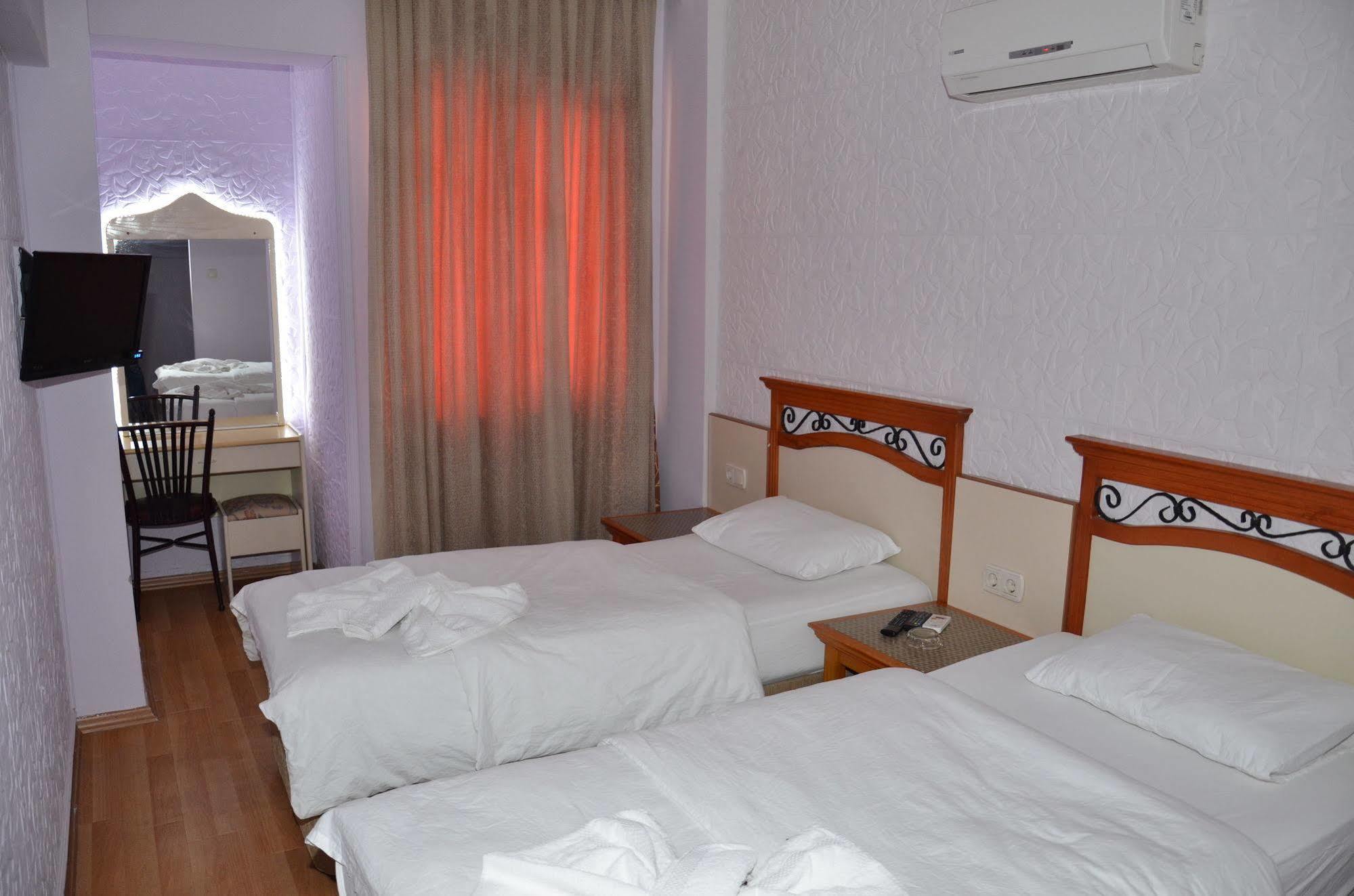 אנטליה Ozturk Hotel מראה חיצוני תמונה