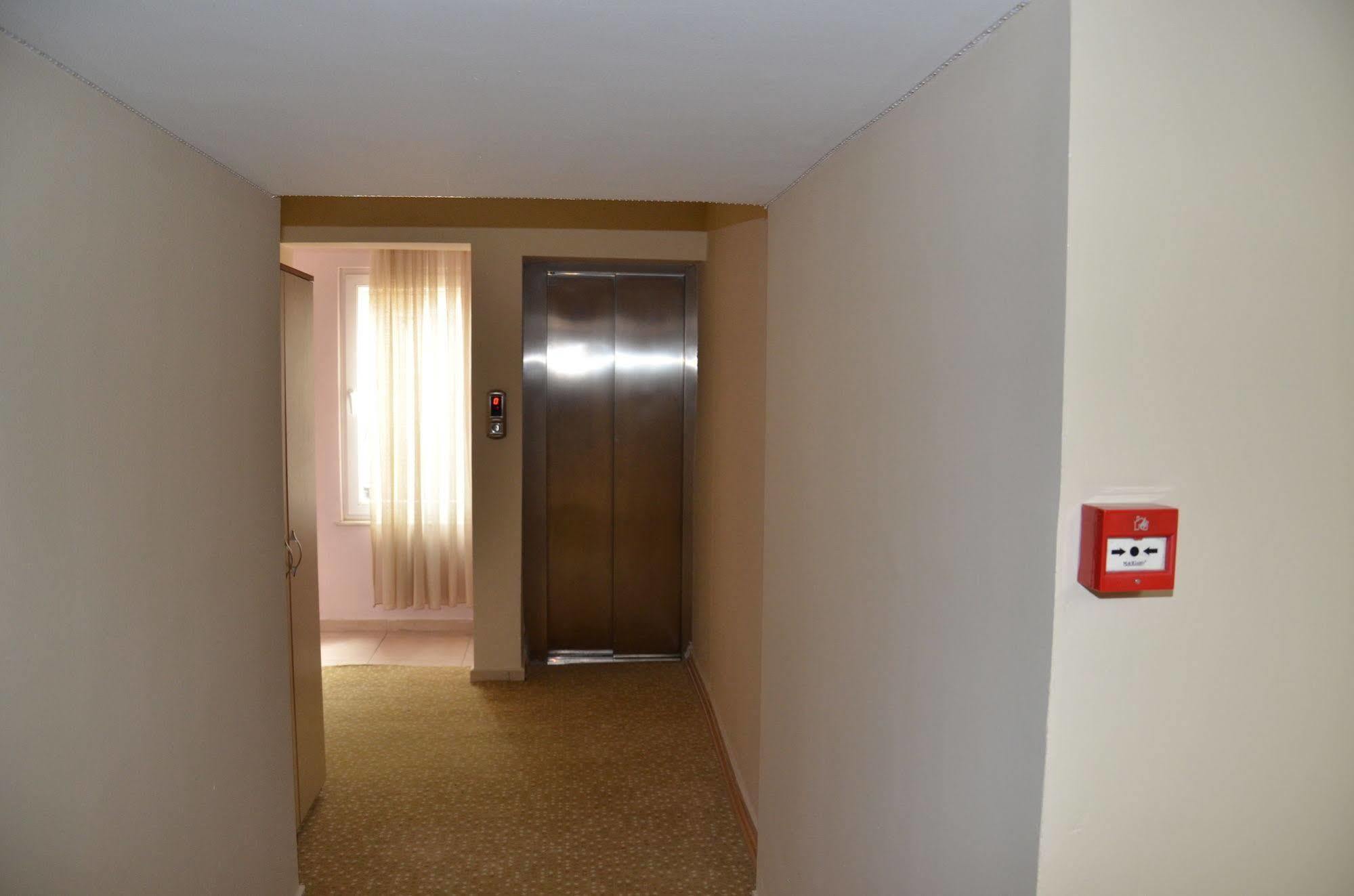 אנטליה Ozturk Hotel מראה חיצוני תמונה